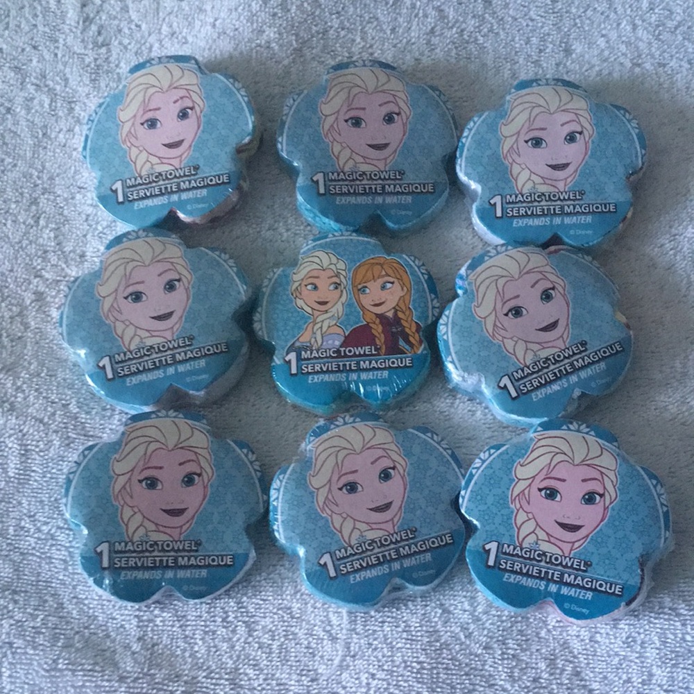 Set of Frozen towels